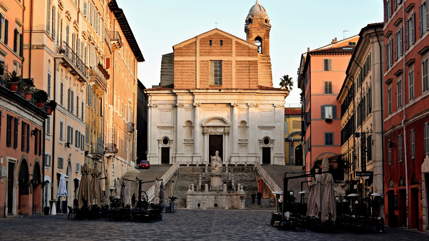 Ancona / Piazza Grande (Piazza Nuova ) - Ancona | Secret World Trip Planner