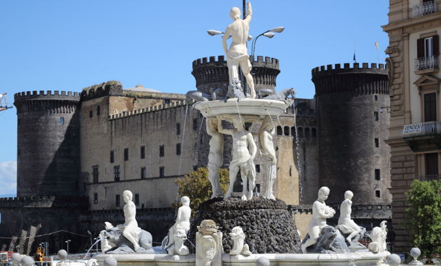 La fontaine de Neptune - Napoli | Secret World Trip Planner