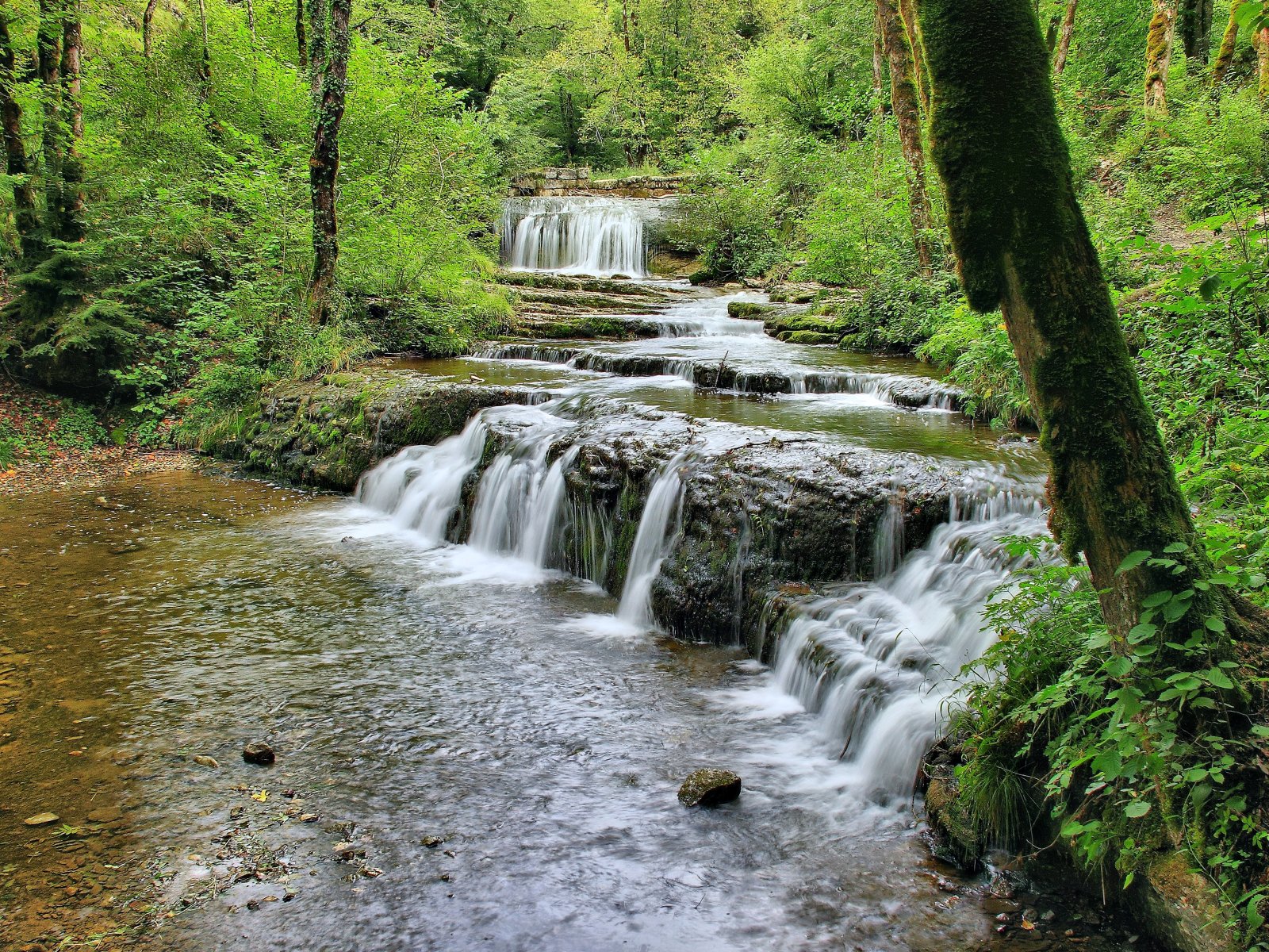 Slapovi du Erisson - Menétrux-en-Joux | Secret World Trip Planner