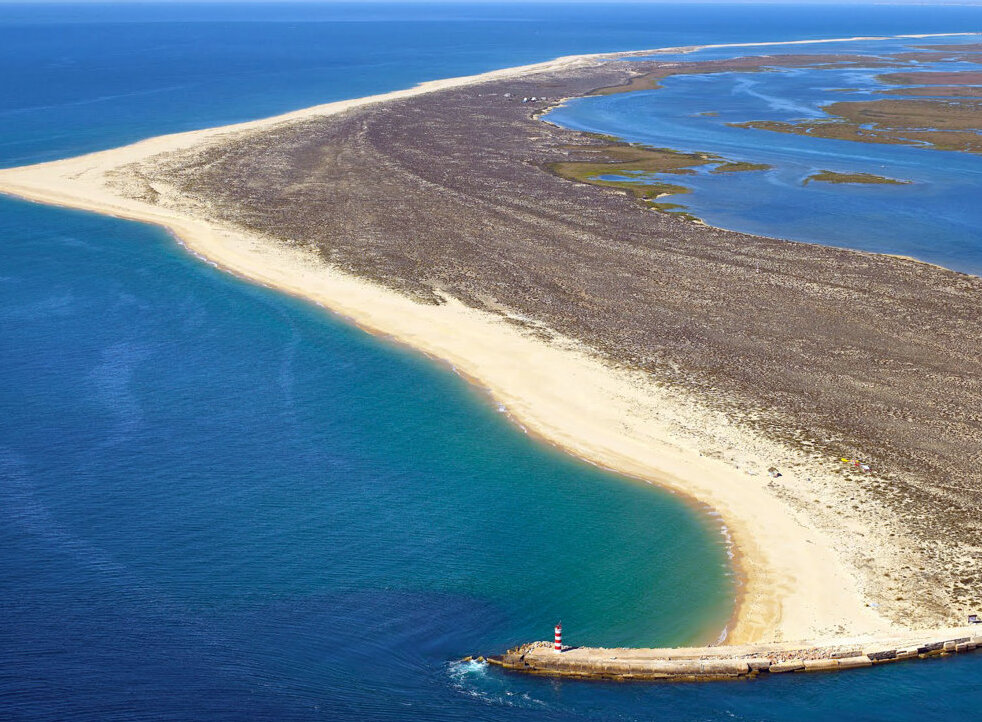 האילה דברטה הוא אי מרוחק של בר חול בפארו. - Faro | Secret World Trip Planner