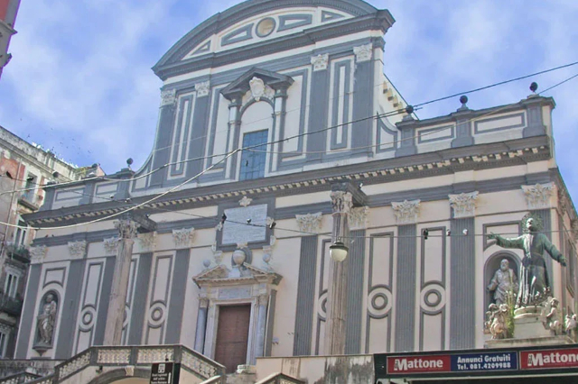 San Paolo Maggiore bažnyčia - Napoli | Secret World Trip Planner