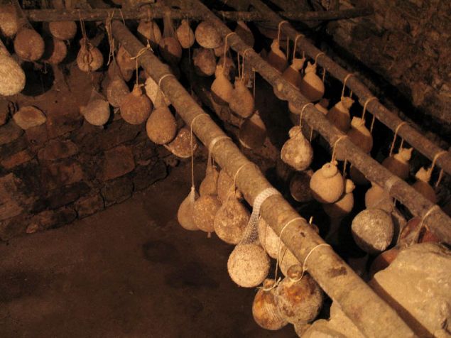 Caciocavallo irpino di grotta