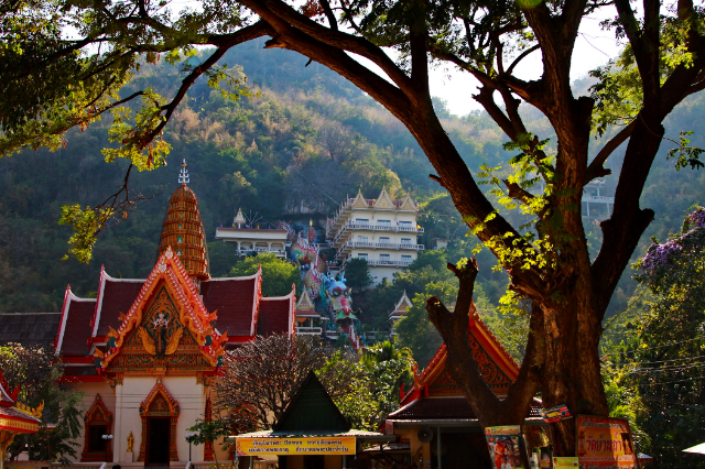 வாட் பான் தாம் - Tambon Khao Noi | Secret World Trip Planner