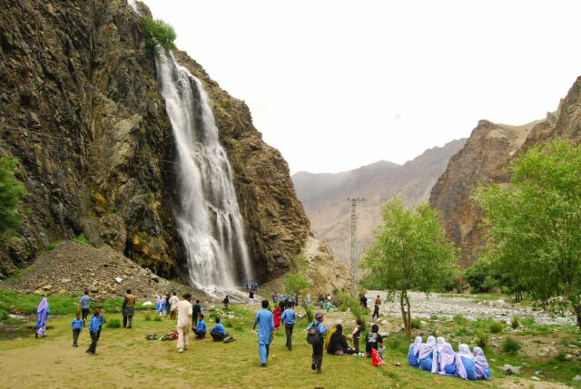 Cascata di Manthokha - Akhonpa Waterfall | Secret World Trip Planner