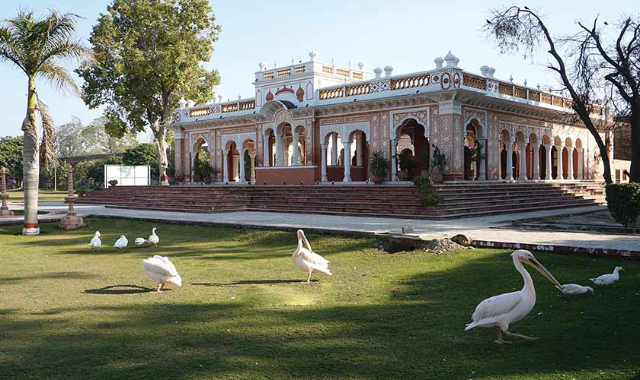 Дарбар Махал - Bahawalpur | Secret World Trip Planner