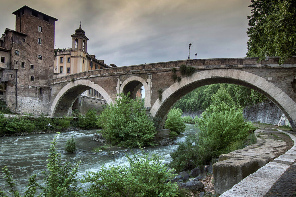 Romë: Pons Fabricius (Ponte de Kuatro Capi) - Roma | Secret World Trip Planner