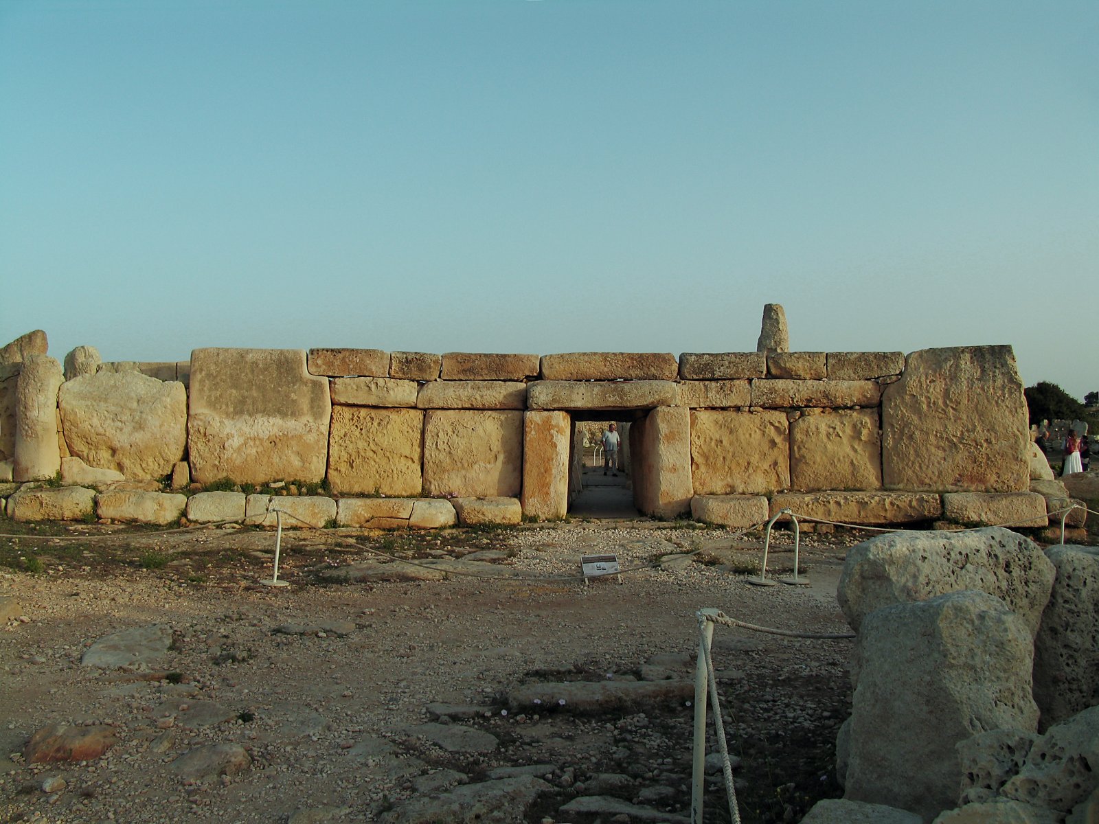 Ħaġar Qim ಒಂದು ಪ್ರಾಚೀನ ಶಿಲಾಯುಗದ ದೇವಾಲಯ ಮಾಲ್ಟಾ - Il-Qrendi | Secret World Trip Planner