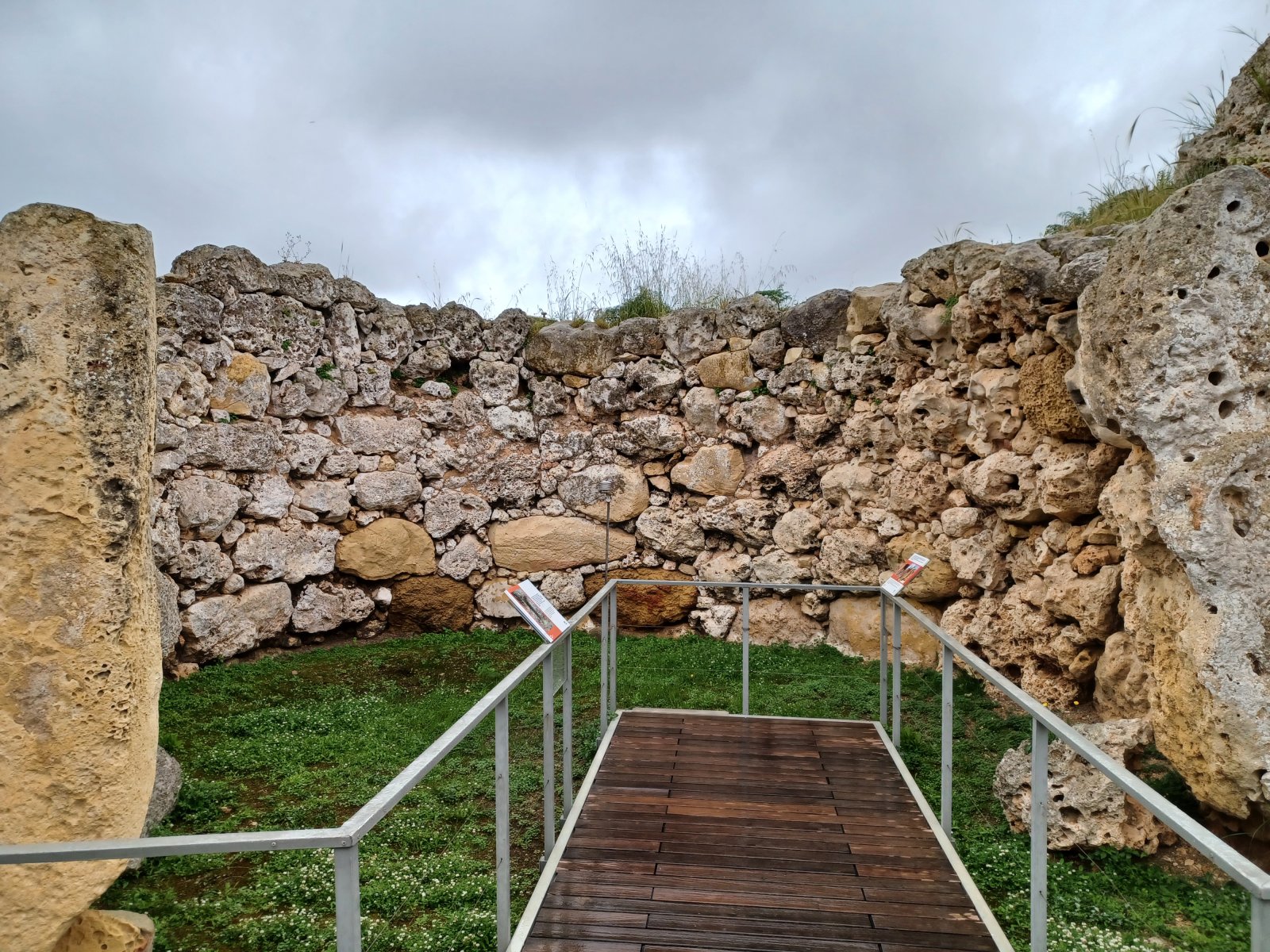 Chrámy Ġgantija: druhý nejstarší chrám na světě - Ix-Xag?ra | Secret World Trip Planner