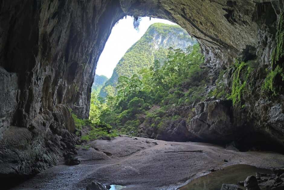 Vietnam / Son Doong Cave: největší jeskyně na světě - B? Tr?ch | Secret World Trip Planner