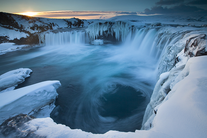 Islande | Cascada de Godafoss - Goðafoss Waterfall | Secret World Trip Planner