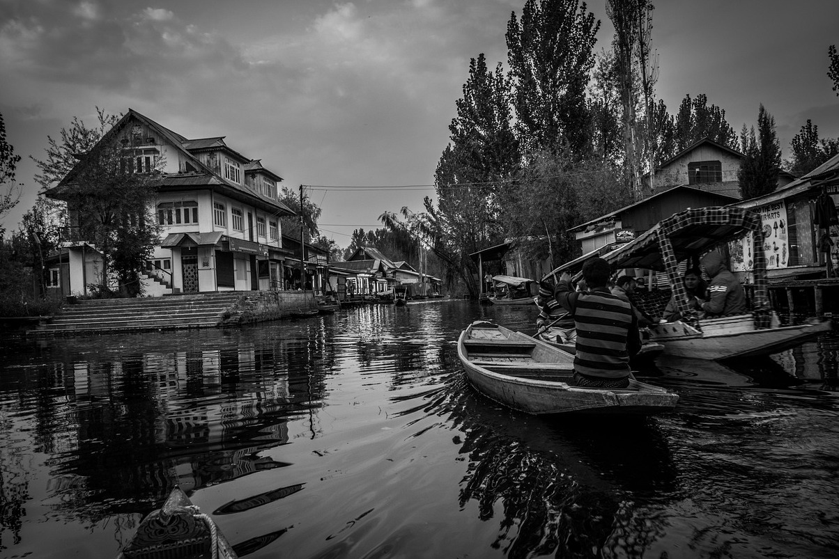 ダル湖：カシミールの王冠の宝石 - Srinagar | Secret World Trip Planner