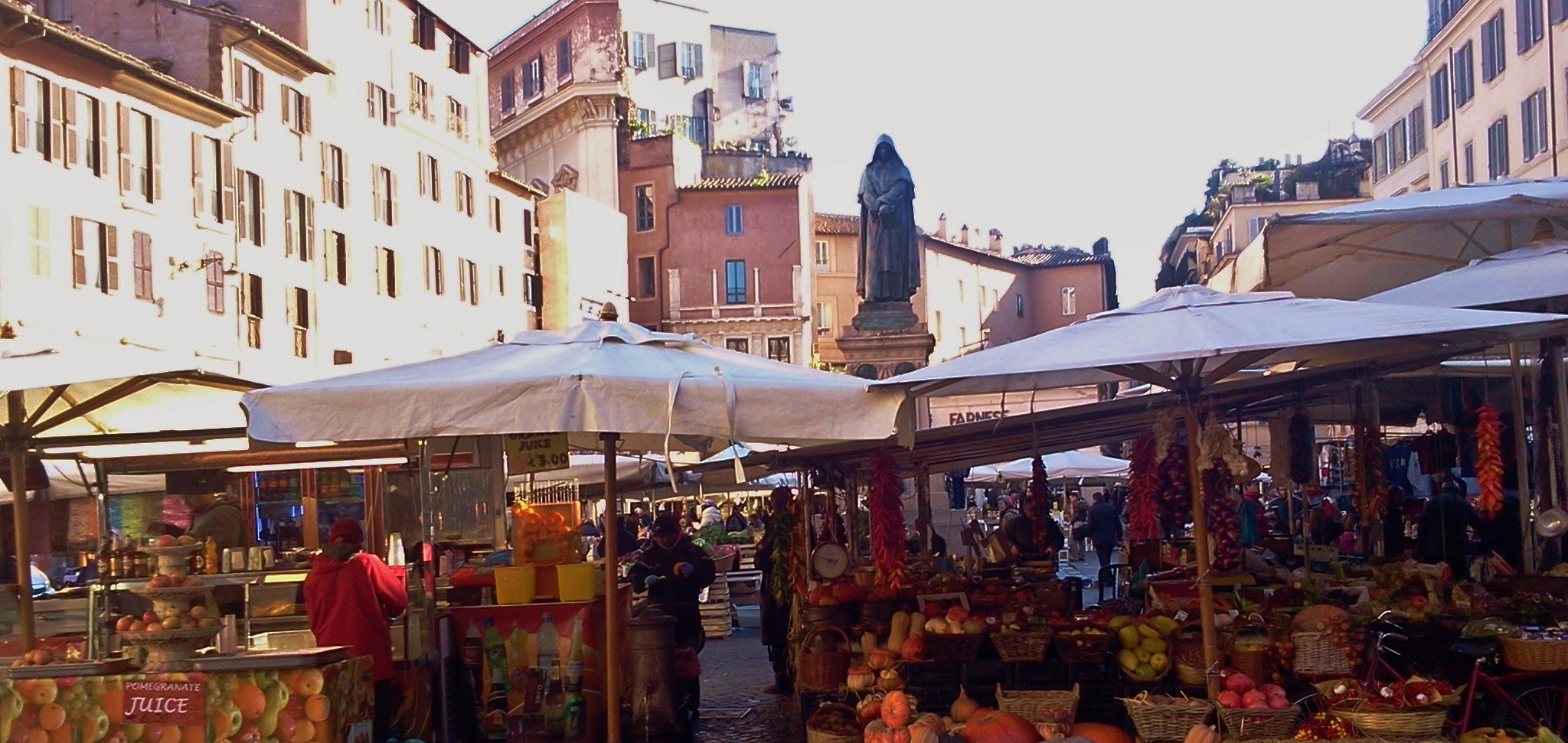 ਫੁੱਲ ਦੇ ਖੇਤਰ - Roma | Secret World Trip Planner