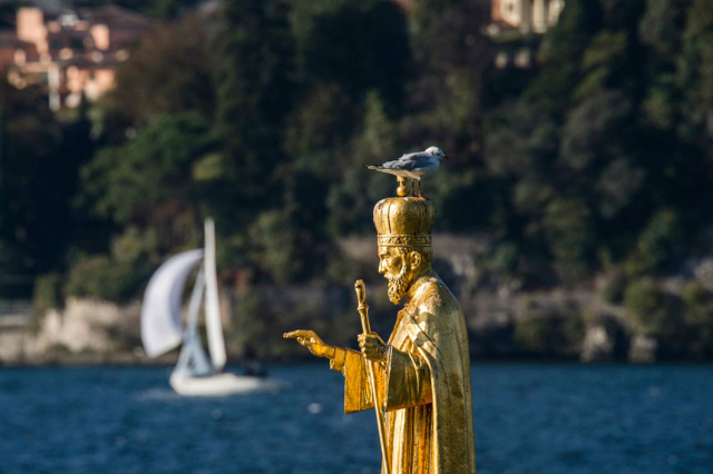 Estatua de San Nicolás - Piazza Antonio Stoppani | Secret World Trip Planner