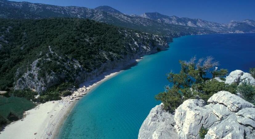 Cala ലൂണ: ഒരു മനോഹരമായ ബീച്ച് in the Gulf of Orosei - Cala Luna | Secret World Trip Planner