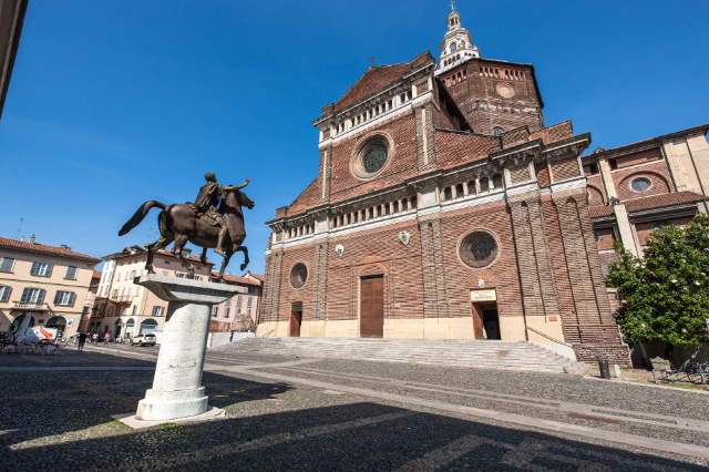 پاویا کا کیتھیڈرل - Pavia | Secret World Trip Planner