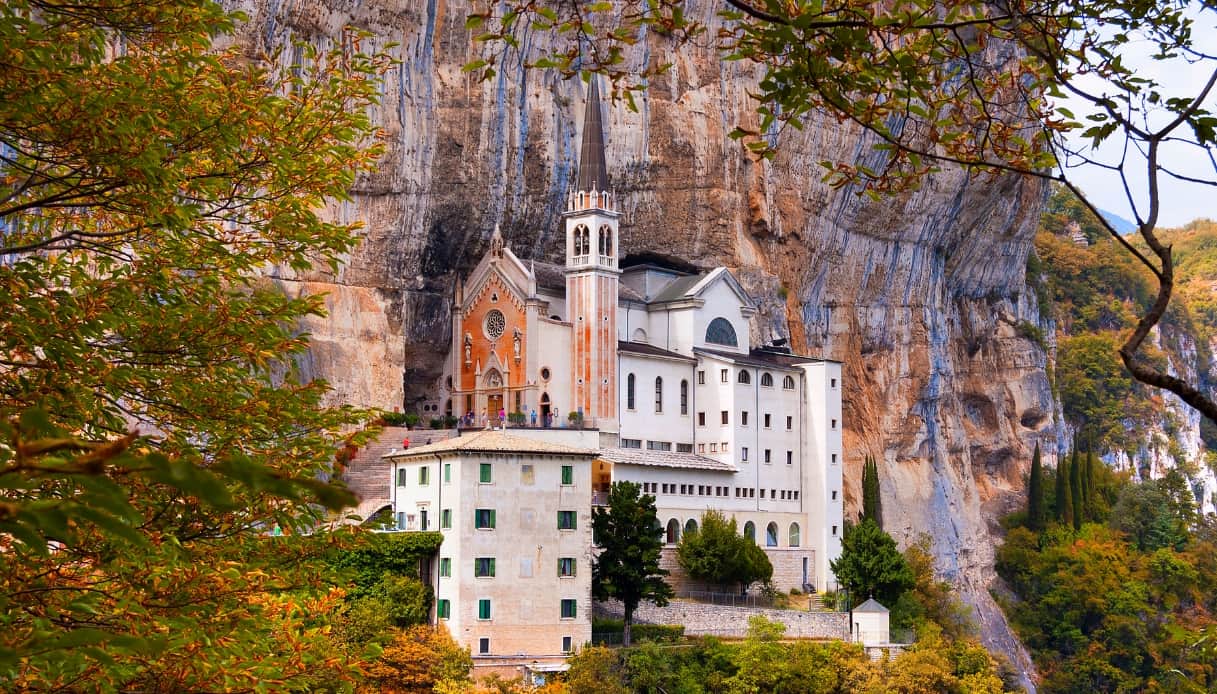 Het heiligdom van Madonna della Corona