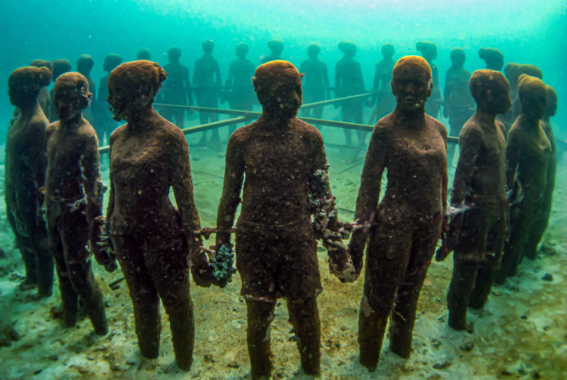 Parque de esculturas subacuáticas de Molinere - The Lime | Secret World Trip Planner