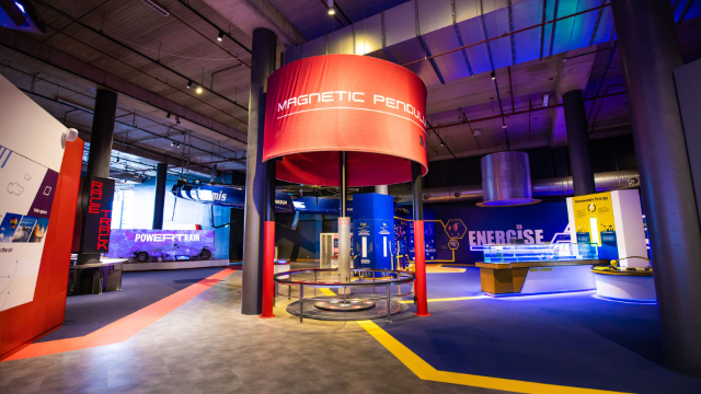 W5 - 2 Queens Quay | Secret World Trip Planner