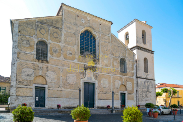 Il Crocifisso del Duomo di San Lorenzo  - Scala | Secret World Trip Planner