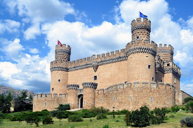 Slottet i Manzanares El Real - Manzanares el Real | Secret World Trip Planner