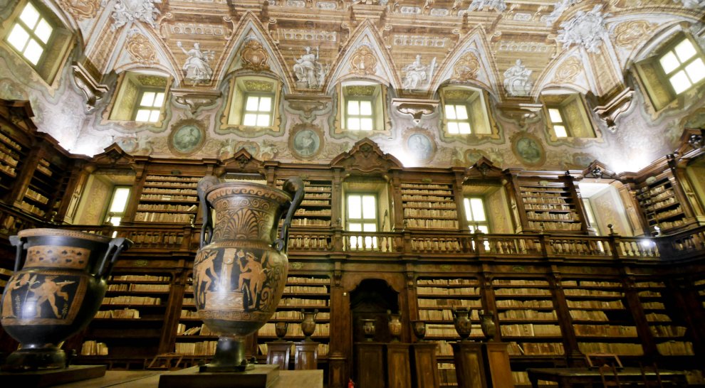 biblioteca-dei-girolamini-napoli-secret-world