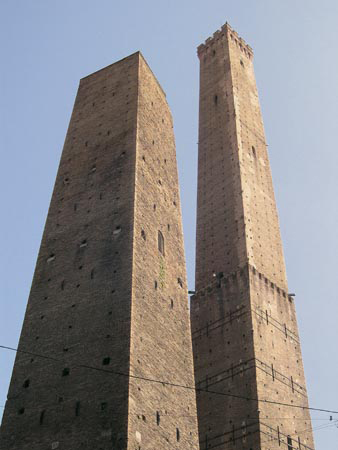 torre-degli-asinelli-secret-world