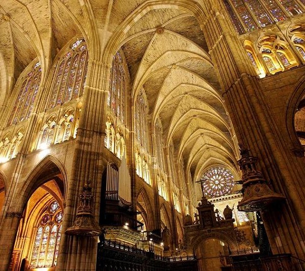leon-cathedral-secret-world