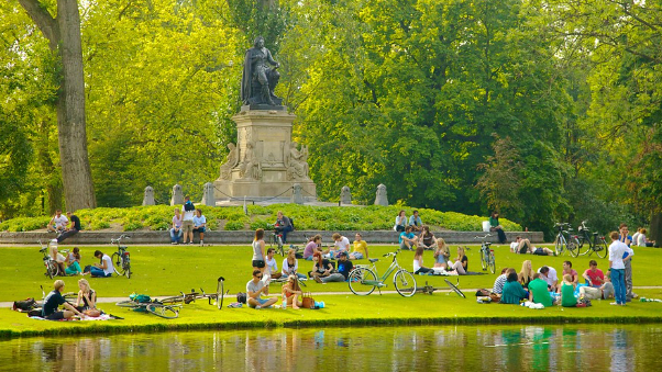 Vondelpark on Amsterdami suurim linnapark. - Amsterdam | Secret World Trip Planner