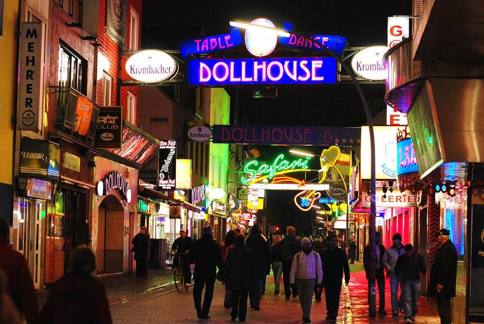 Reeperbahn ja punase tule linnaosa - Hamburg | Secret World Trip Planner