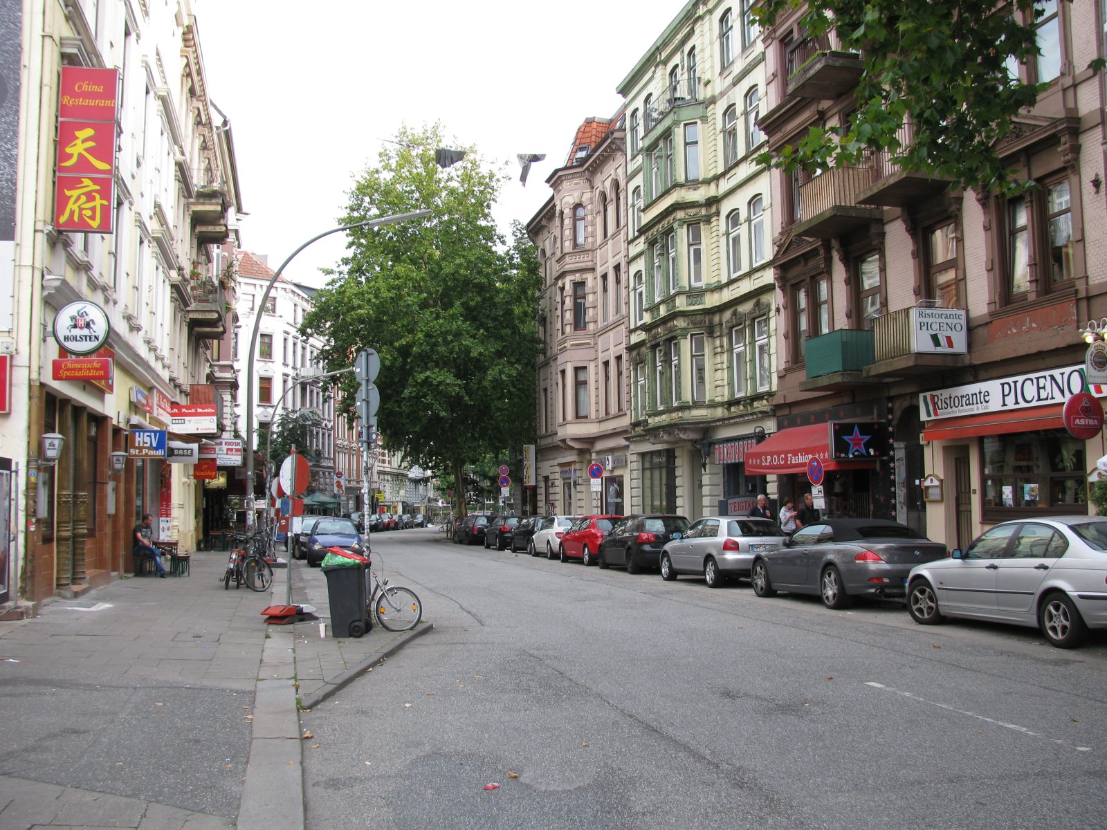 Reeperbahn ja punase tule linnaosa - Hamburg | Secret World Trip Planner