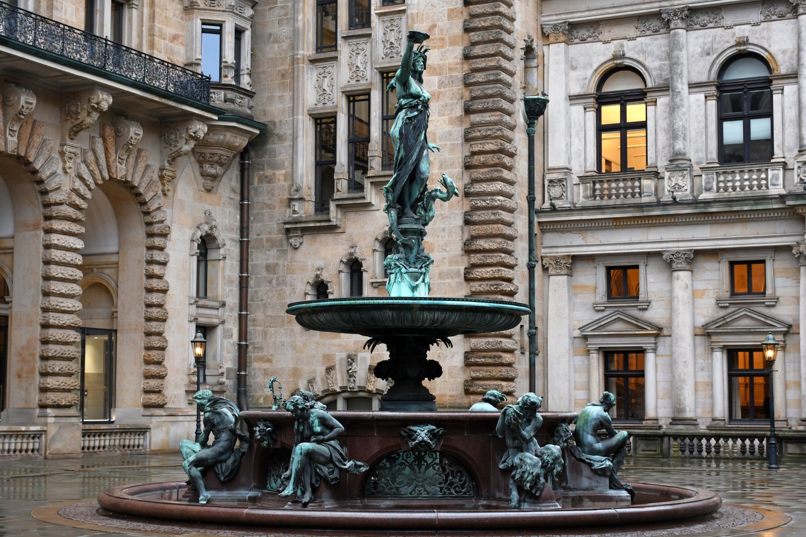 Hamburgo rotušė - Hamburg | Secret World Trip Planner