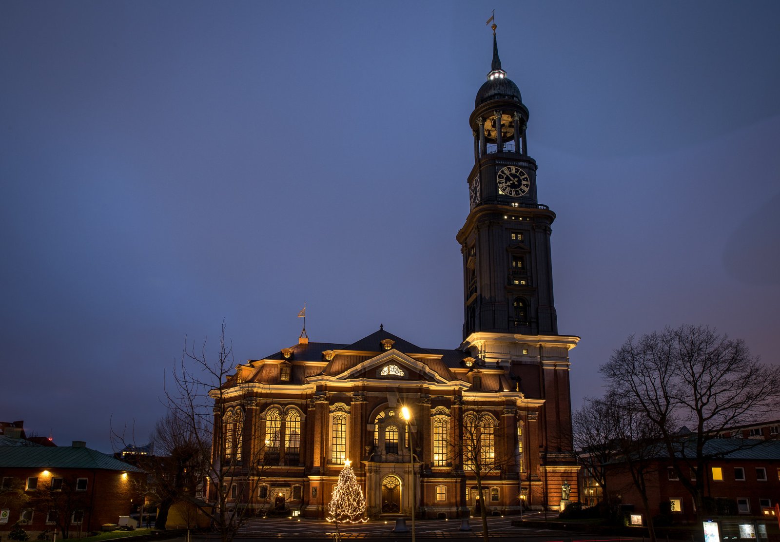 Hamburg in cerkev svetega Mihaela - Hamburg | Secret World Trip Planner