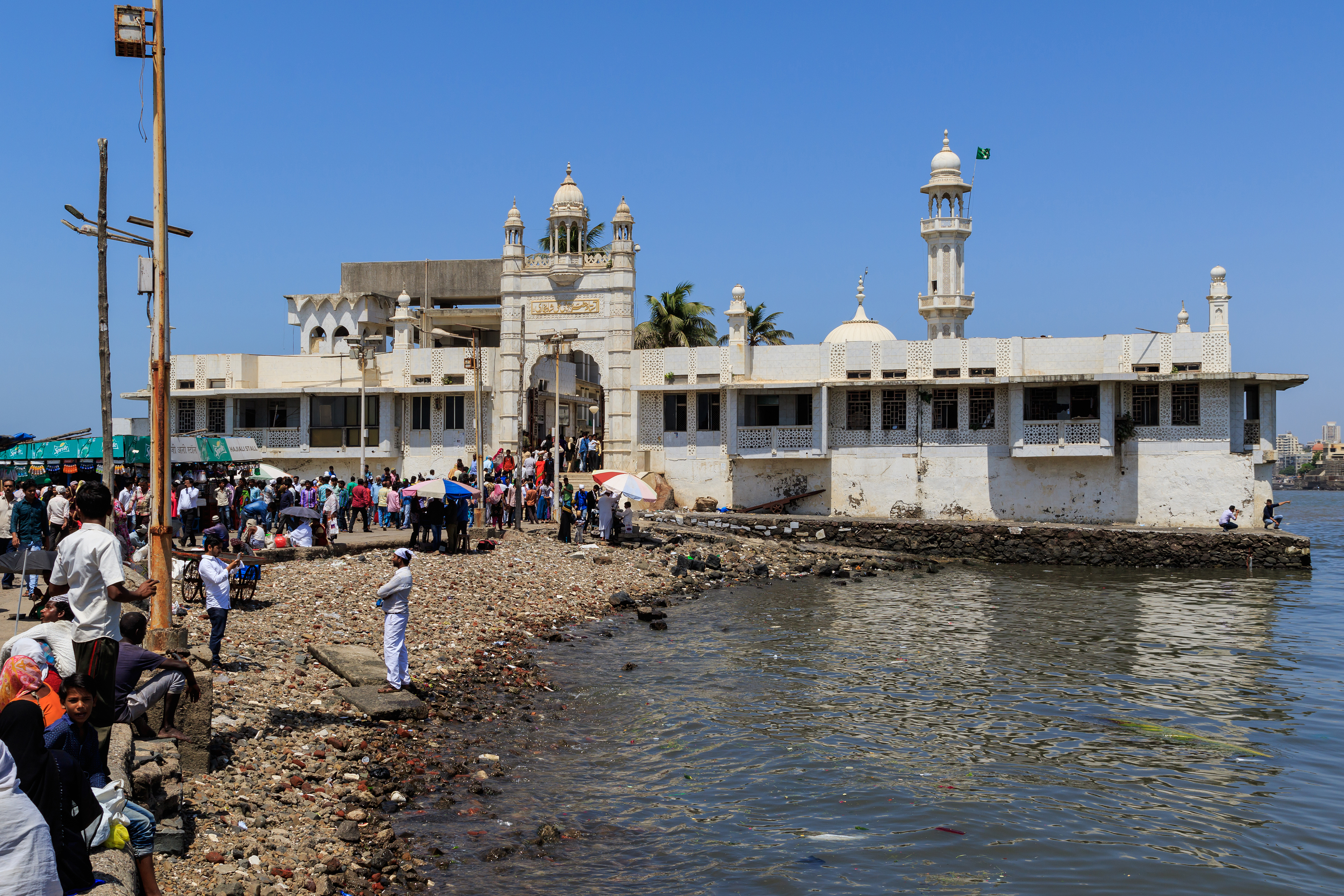 Mumbai: Haji Ali Dargah - una dintre cele mai renumite moschei. - Mumbai | Secret World Trip Planner