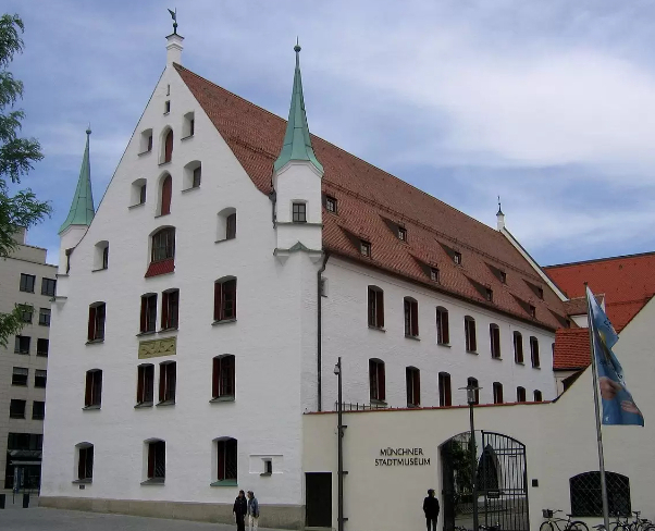 Stadtmuseum (Münchens stadsmuseum) - Hemlig värld - München | Secret World Trip Planner