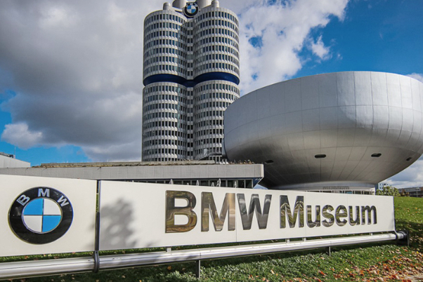 BMW Welt e Museo - Un posto per gli amanti dei motori - München | Secret World Trip Planner