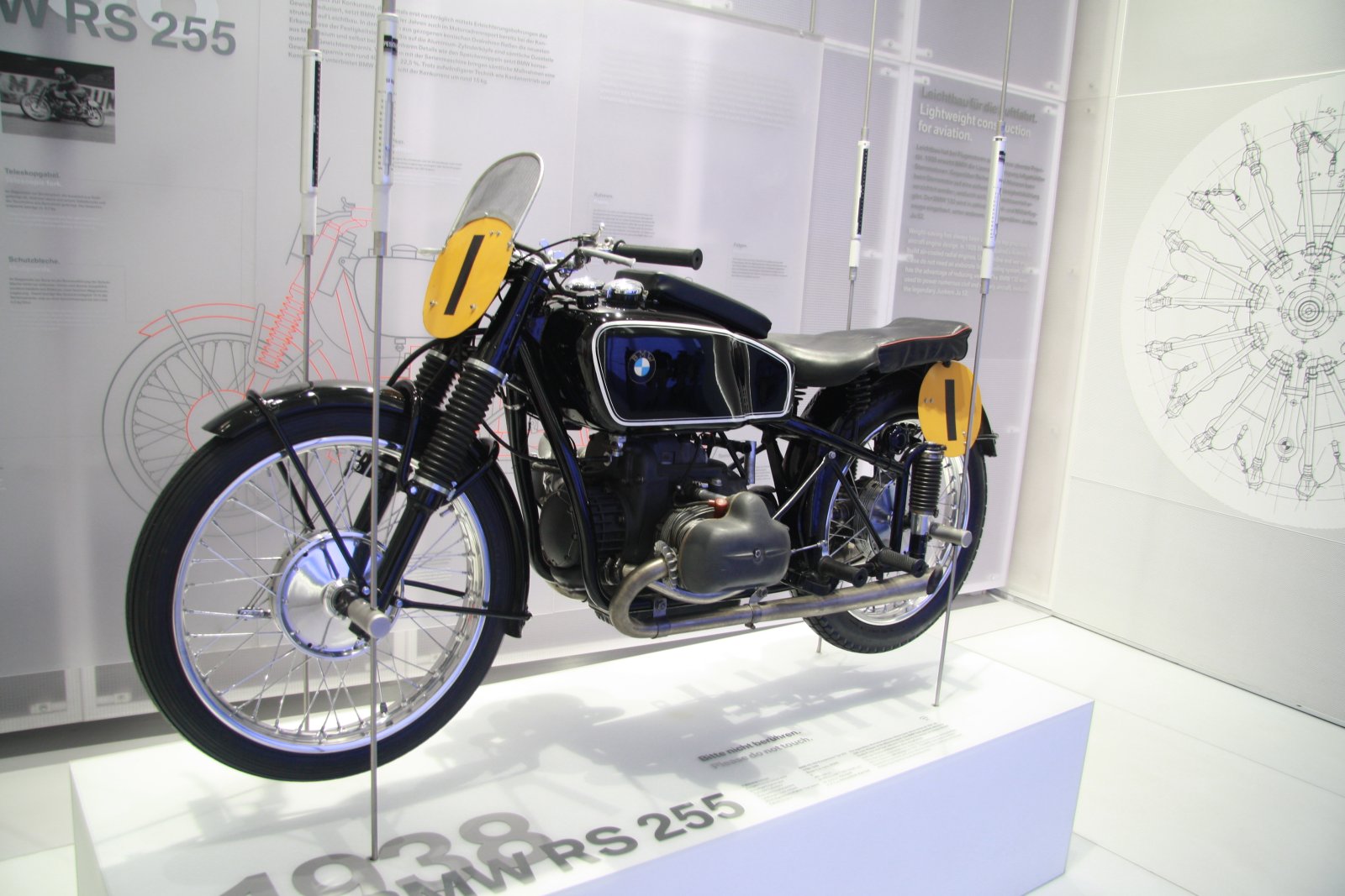 BMW Welt e Museo - Un posto per gli amanti dei motori - München | Secret World Trip Planner