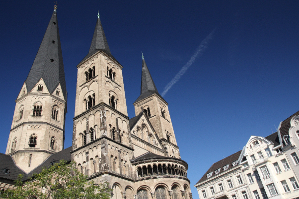 A bonni Münster (németül: Bonner Münster) - Bonn | Secret World Trip Planner
