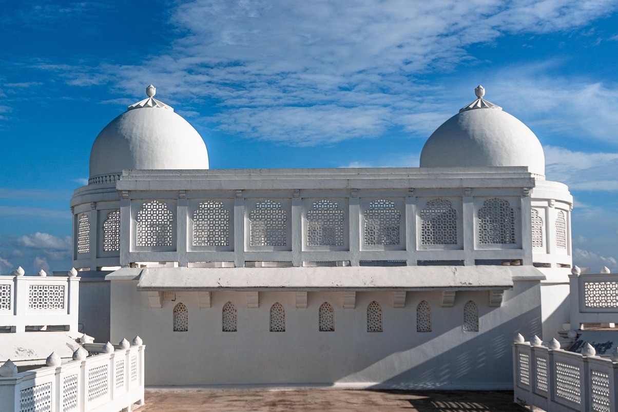 Palácio de Ujjayanta e Rabindranath Tagore. - Agartala | Secret World Trip Planner