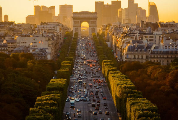 Les Champs Elysées - Jedna z najsłynniejszych ulic na świecie - Paris | Secret World Trip Planner