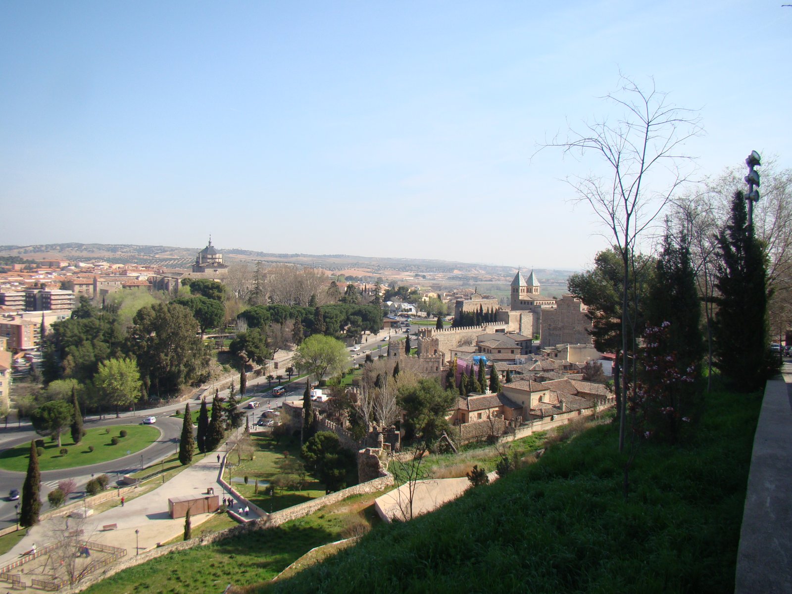 A Puente de San Martín, uma ponte medieval sobre o Tejo - Toledo | Secret World Trip Planner