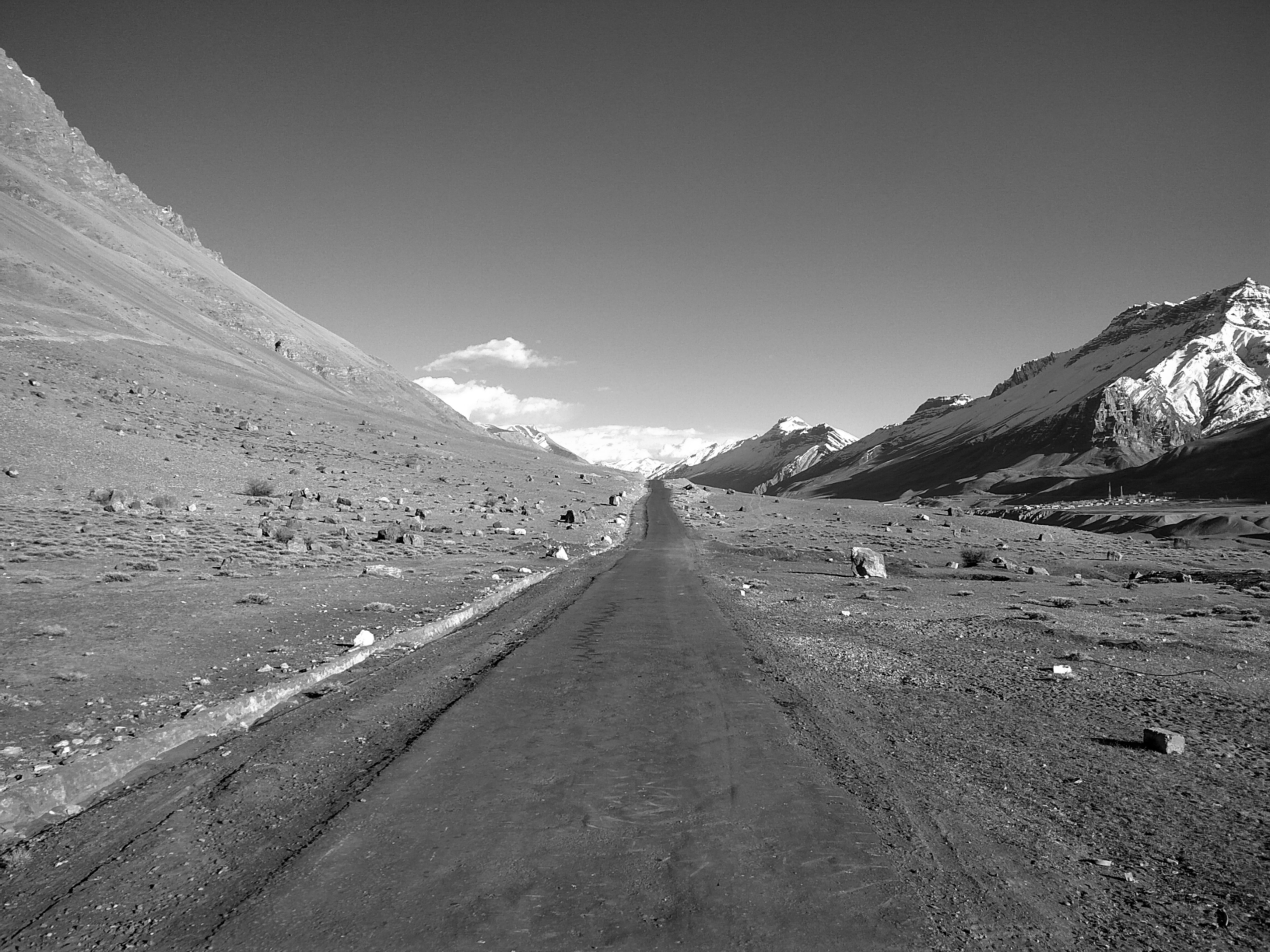 Spiti ખીણ, મધ્યમ જમીન - Spiti Valley | Secret World Trip Planner