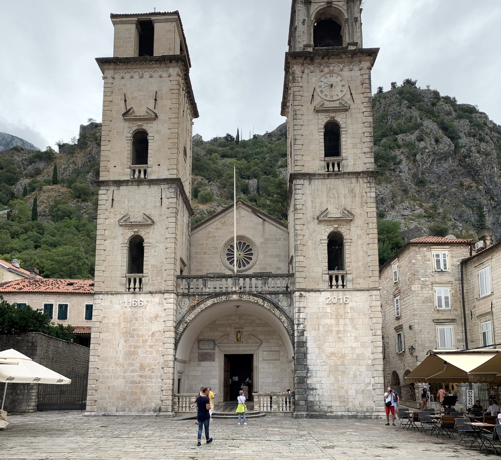 Katedral Saint Tryphon di Kotor - Kotor | Secret World Trip Planner