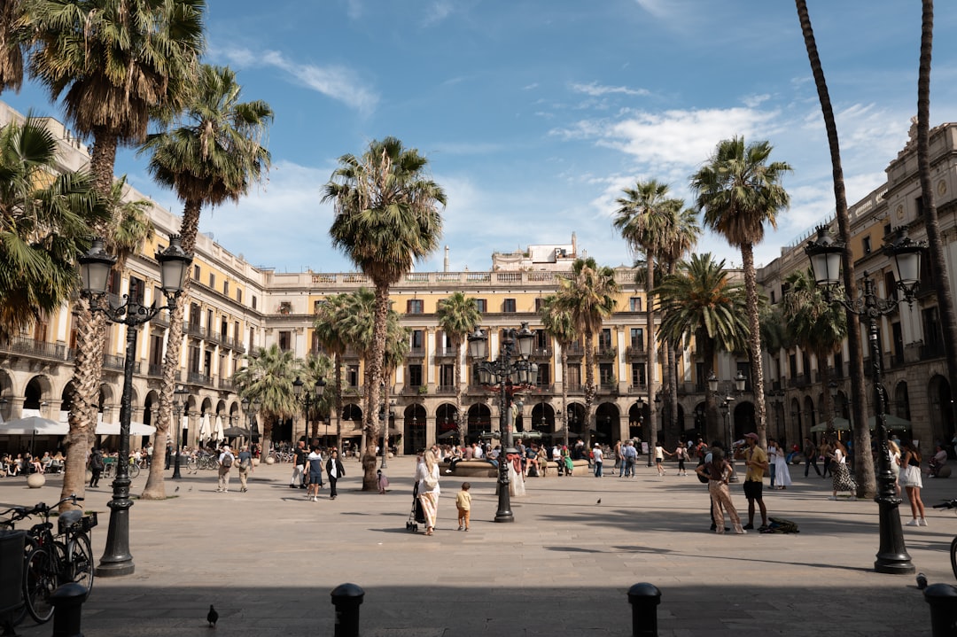 Plaça Reial - Barcelona | Secret World Trip Planner