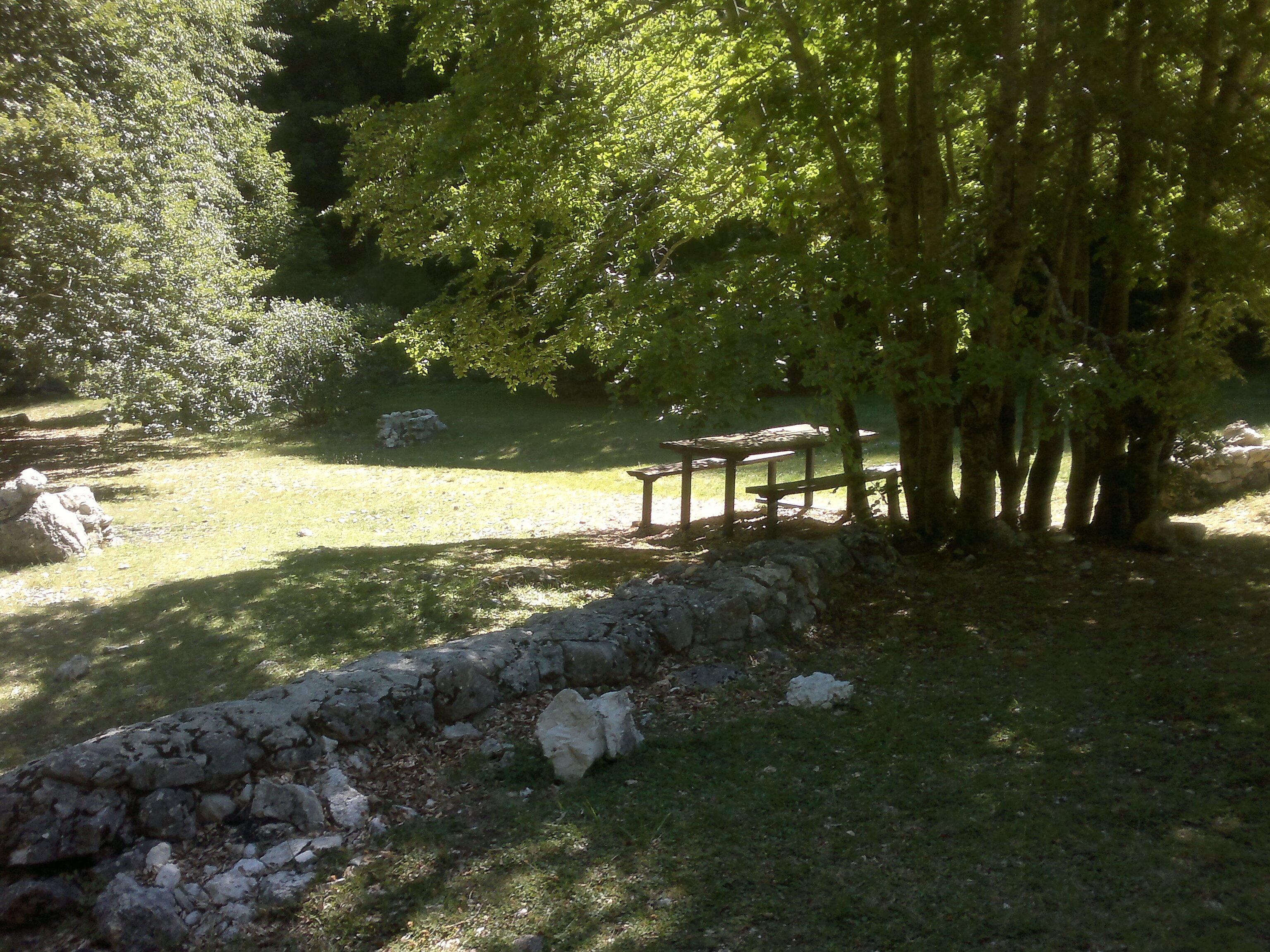 Area piknik dari Gunung terbelah - Altopiano delle Cinquemiglia | Secret World Trip Planner