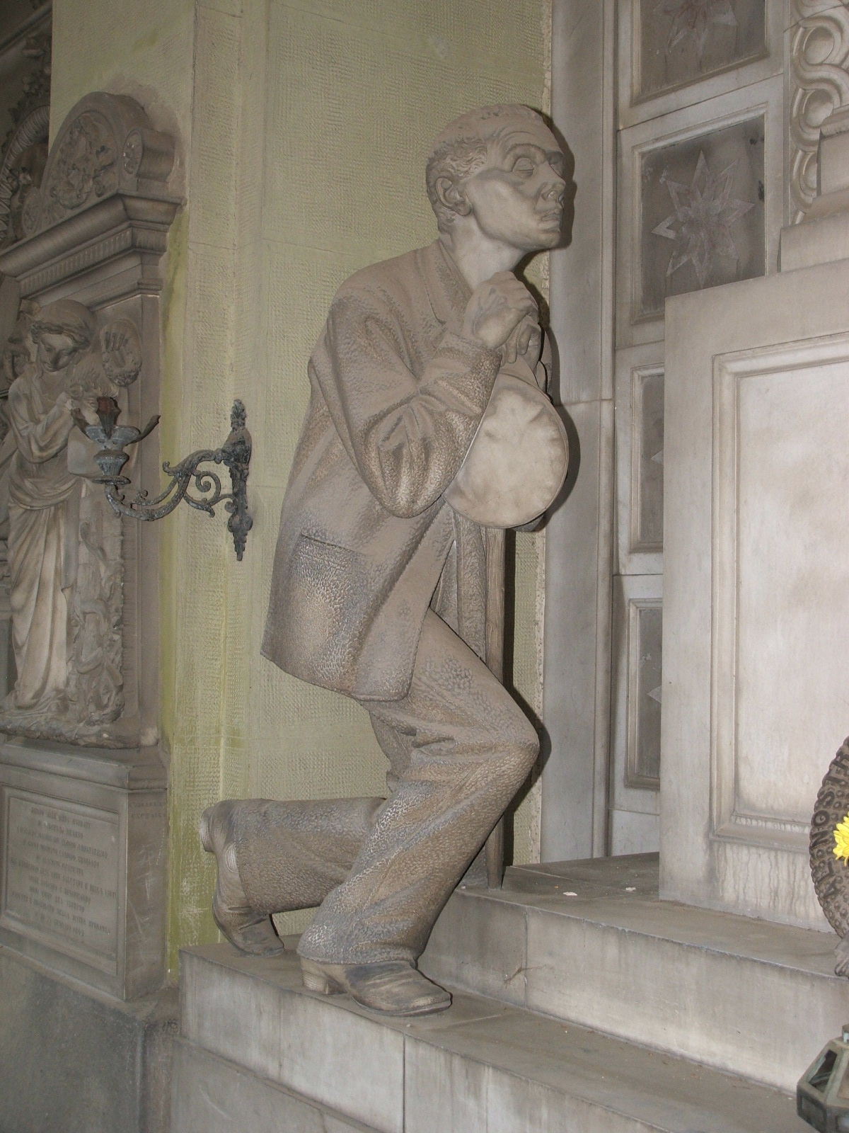 La Monumental Cementiri de Staglieno - Genova | Secret World Trip Planner