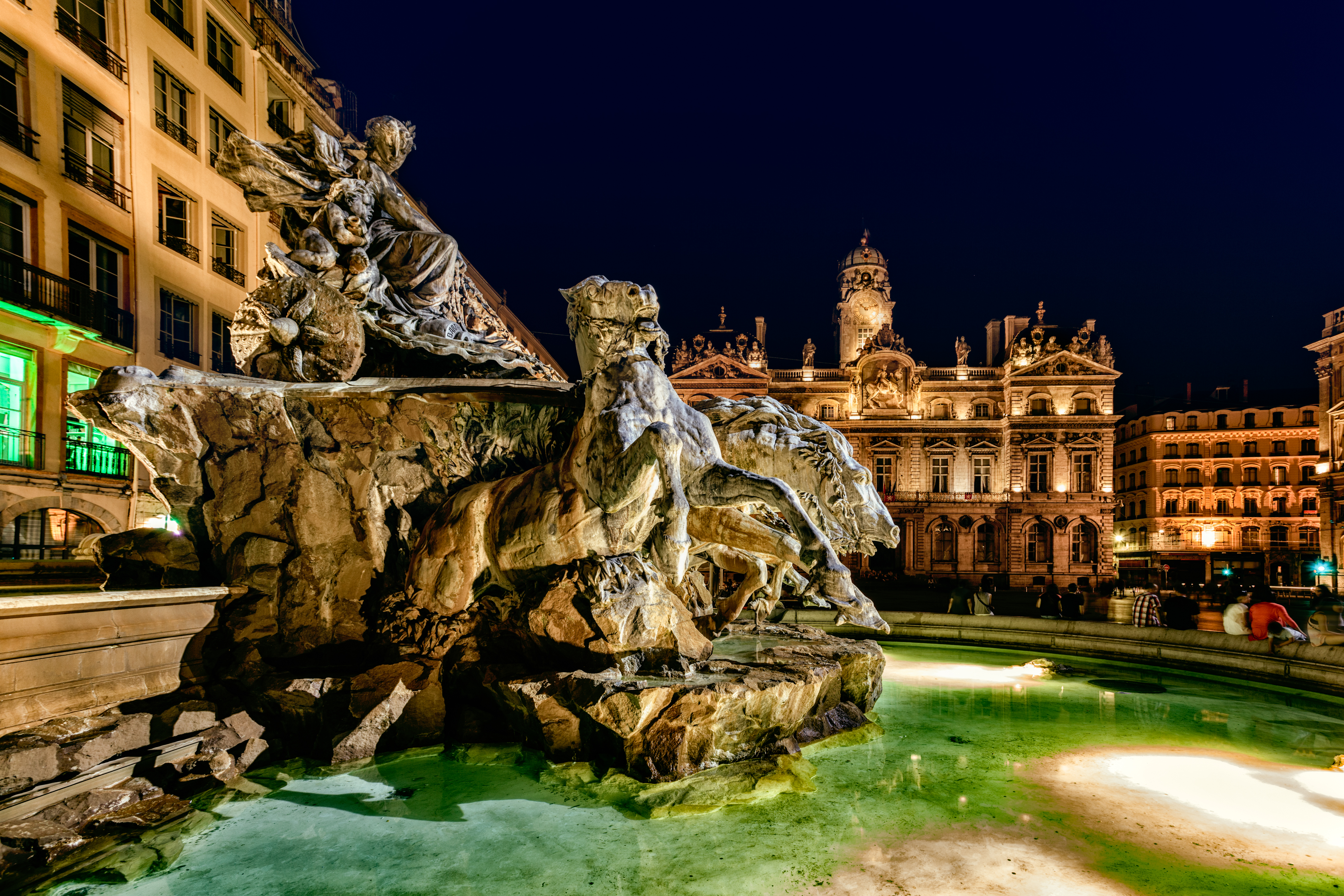 Lyon: Fontana Bartoldi - Lyon | Secret World Trip Planner