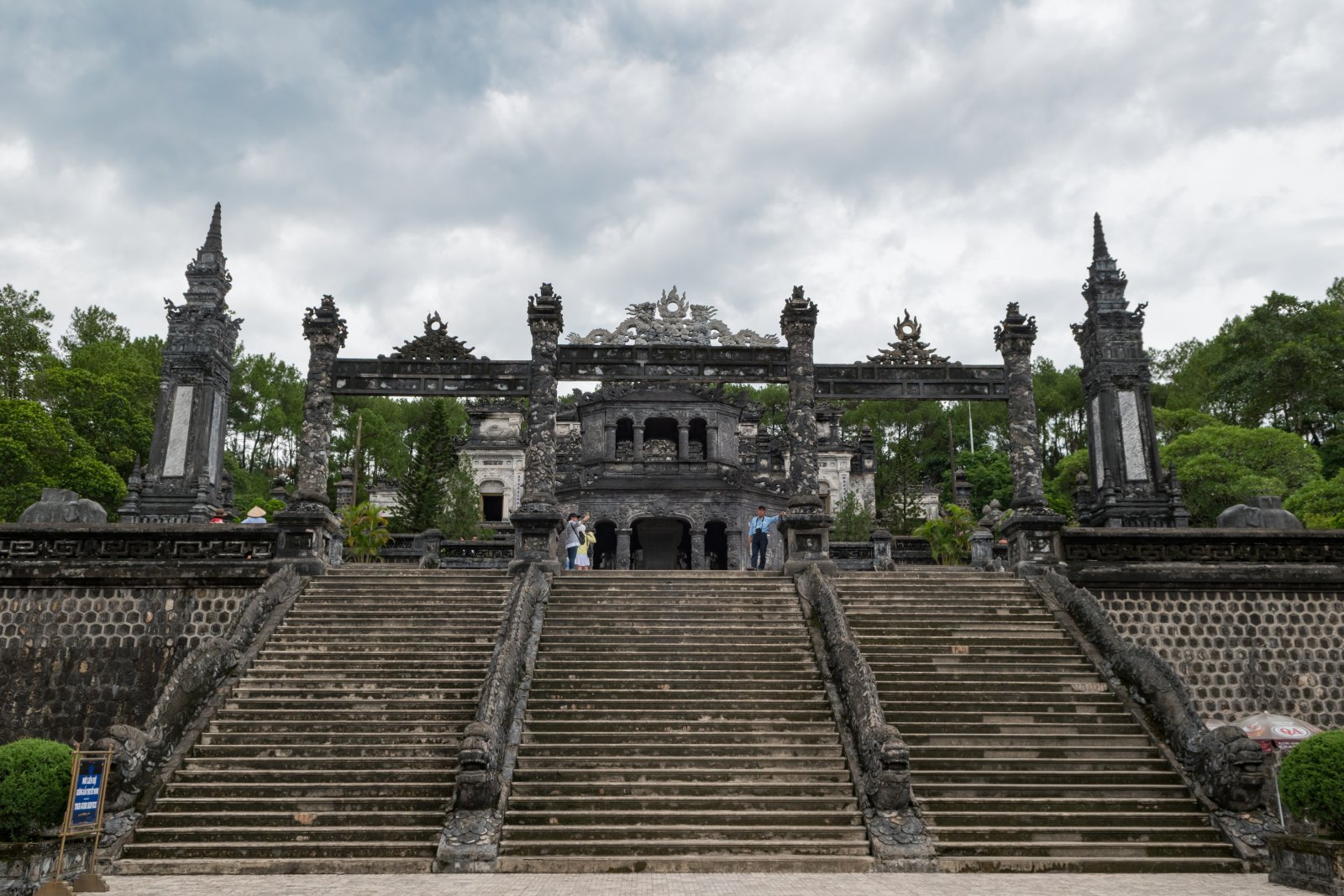 Khai-Dinh-Grab - tp. Hu? | Secret World Trip Planner