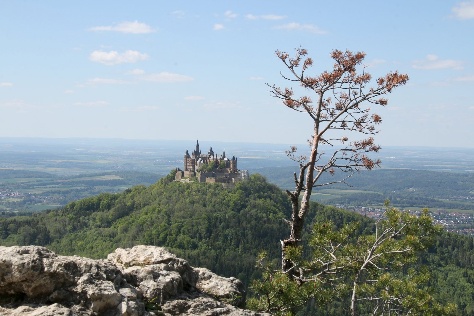 Castelo de Hohenzollern - Albstadt | Secret World Trip Planner