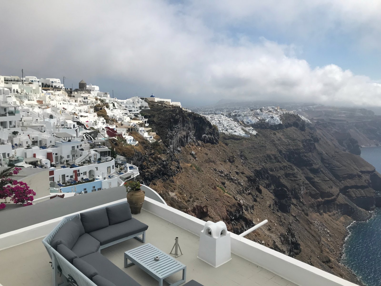 Santorini, a ilha grega por excelência - Imerovigli | Secret World Trip Planner