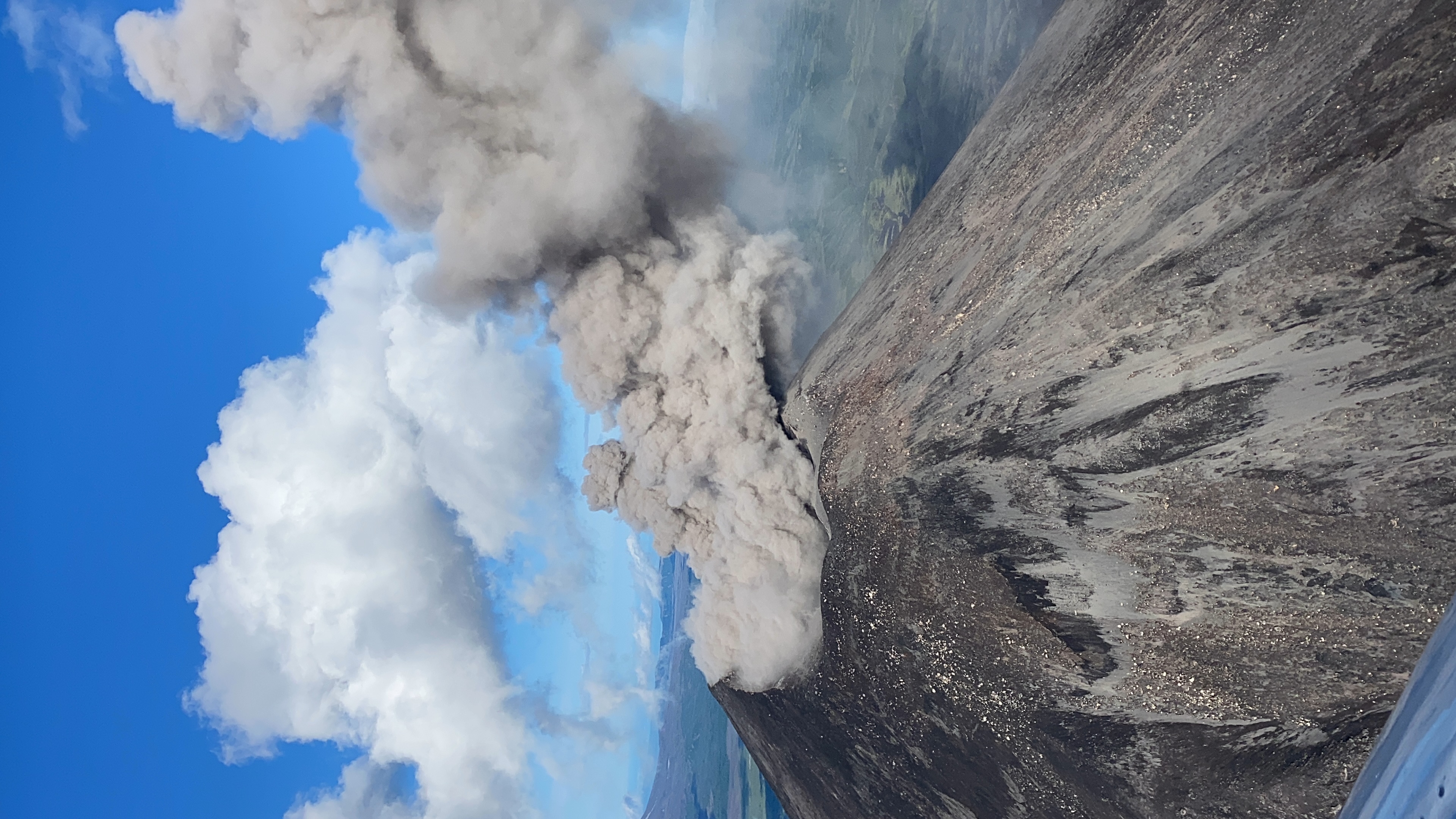 Vulcão Karymsky em Kamchatka - Kamchatka Krai | Secret World Trip Planner